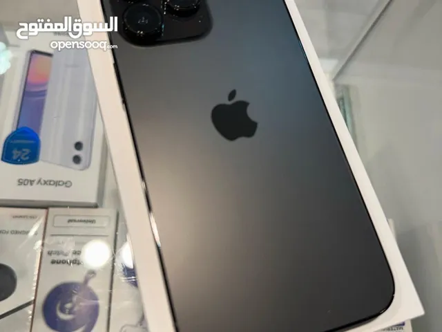 iPhone 14 Pro Max 1TB بحالة ممتازة، بدون خدوش أو أضرار. مع العلبة الأصلية والشاحن