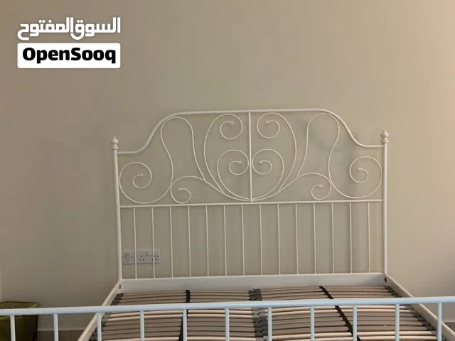 للبيع سرير من ايكيا بحالة ممتازة