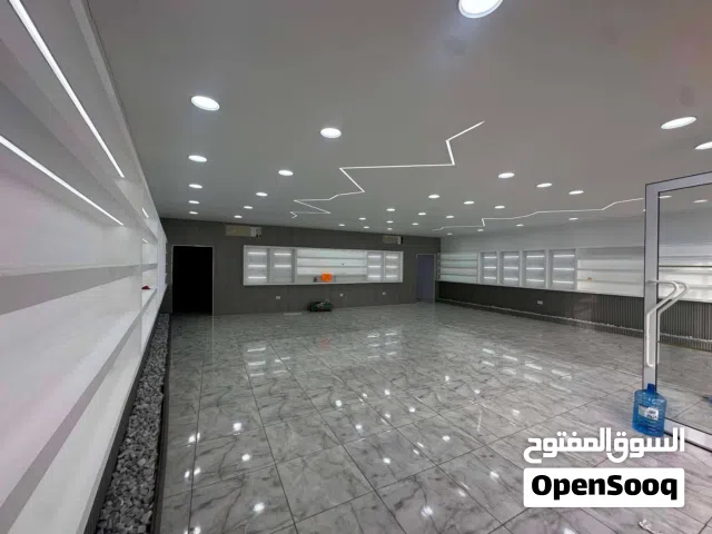 صالة للإيجار في رئيسي عين زارة تشطيب حديث تصلح اي نشاط