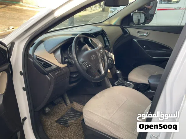 2017 هيونداي سنتافي Standard