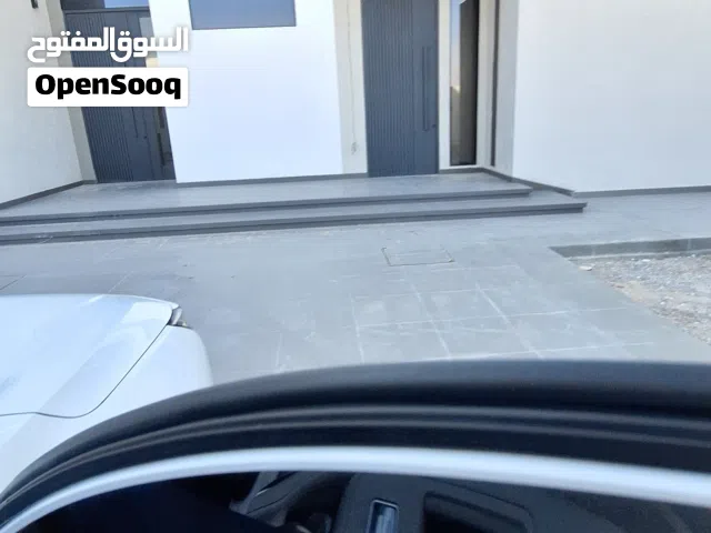 فيلا فيلا VIP مودرن — أول ساكن في مدينة الرياض ثلاث طوابق تشطيبات premium الدار العقارية