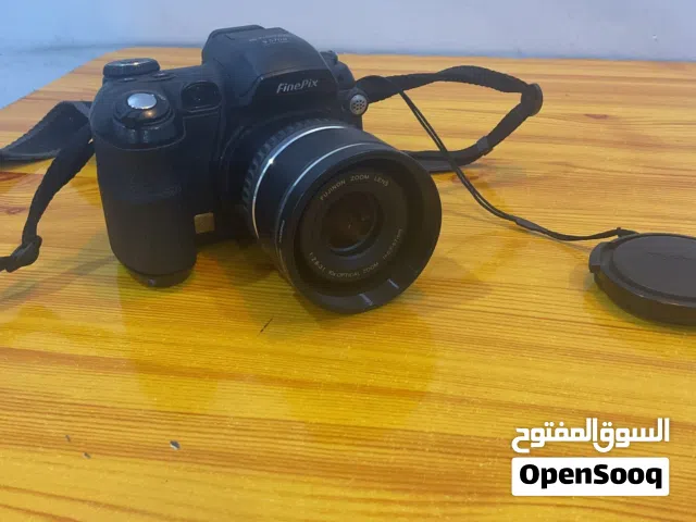 كاميرا Fujifilm شبه احترافية للمبتدئين (بيها مجال)