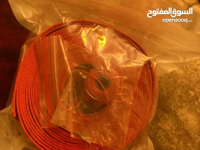 حزام امان لون احمر