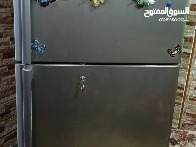 ثلاجه بحاله ممتازه للبيع المستعجل بسبب السفر