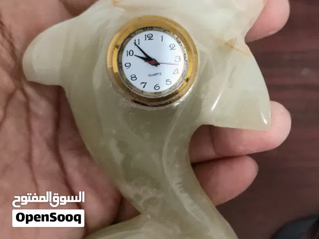 ساعة مكتبية حجر الاونيكس الثمن 80 د.ل