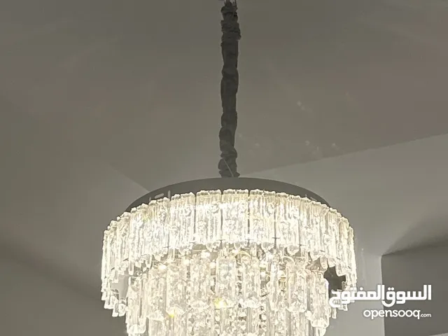 ثريات كريستال جديده وفاخره باكثر من لون وتحتوي على بلوتوث