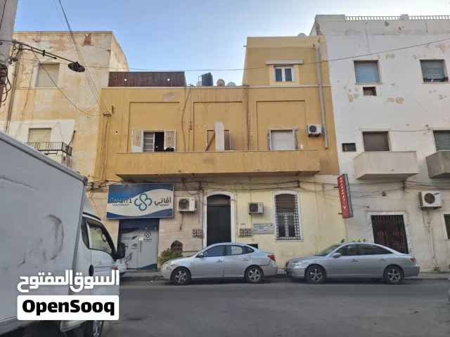شقة مكتبية للايجار في شارع جاكرتا مشطبة ومجهزة تنفع شركة او مكتب