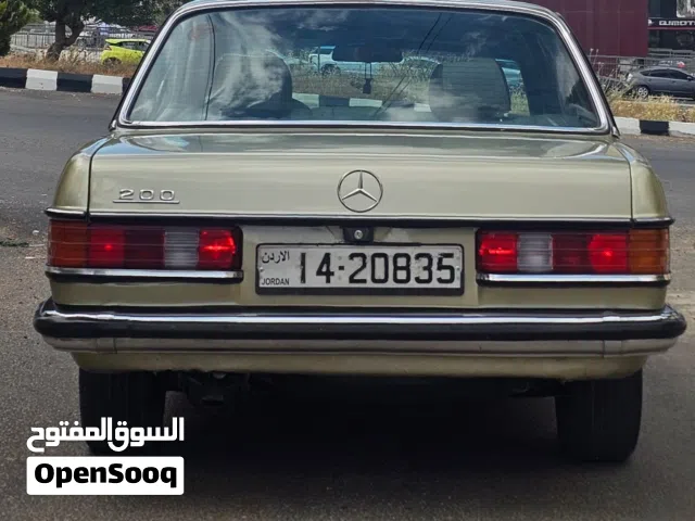 1982 مرسيدس بنز الفئة-E E 200