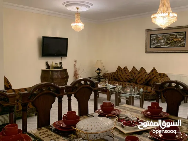 220 m2 4 Bedrooms Apartments for Sale in Amman Daheit Al Rasheed