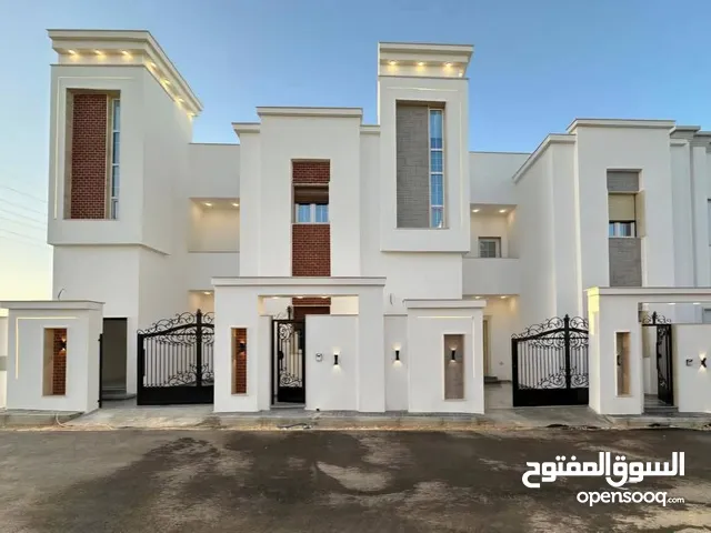 250 m2 4 Bedrooms Townhouse for Sale in Tripoli Ain Zara