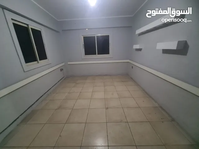 مكتب (رخصة تجاري) تفرعات شارع ميدان لبنان غرفتين وريسبشن وحمام ومطبخ