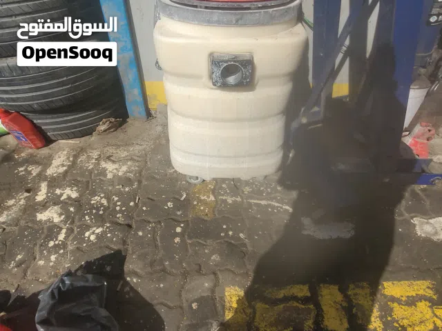 ماكينات جلي وتنضيف البلاط والرخام والسيراميك