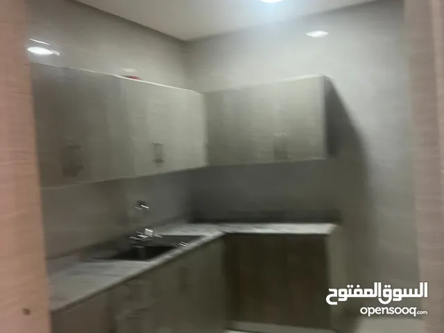 شقة للايجار عوايل  وافدين فقط السالميه قطعه 11