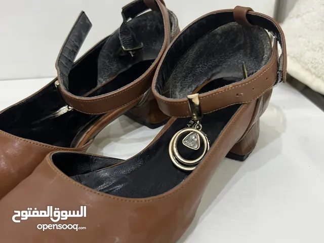 حذاء مستعمل