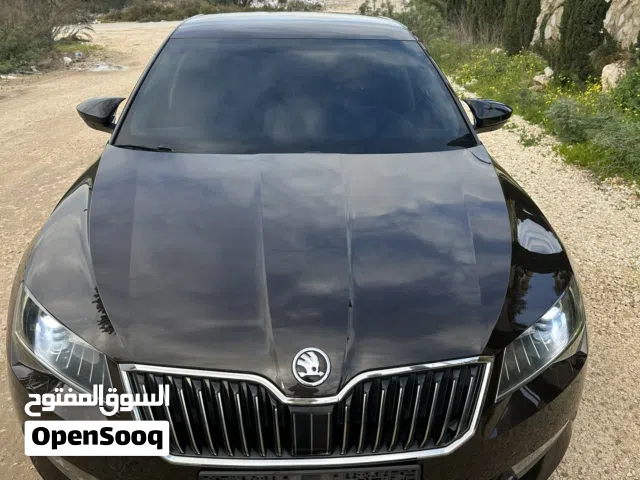 سكودا سوبير 2019 ديزل ولا غرام بوية عالكاششش فل عدا فتحة كراسي وهاند كهربا