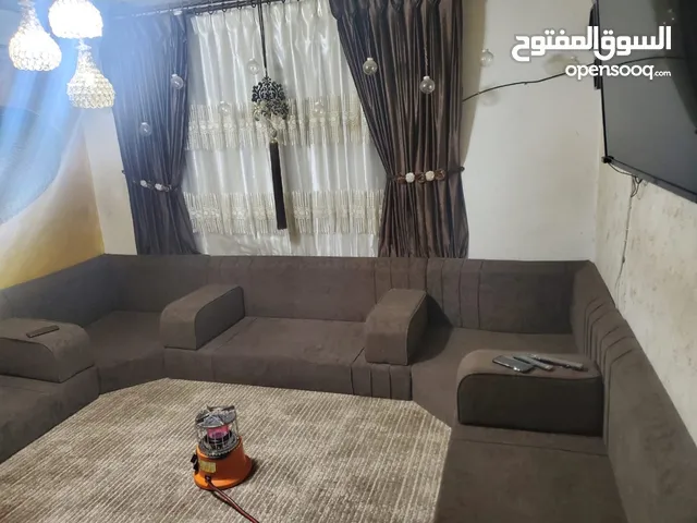 ديوانيه للبيع استعمال ثلاث شهور ضغط 20 ارتفاع سوبر لون الاسفنج سكني
