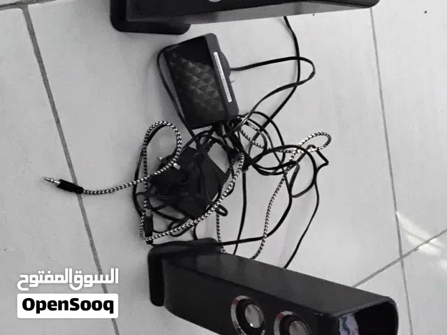 للبيع السريع لدواعي السفر: سماعات (بفلات) Creative احترافية للكمبيوتر - جديدة تماماً لم تستخدم!