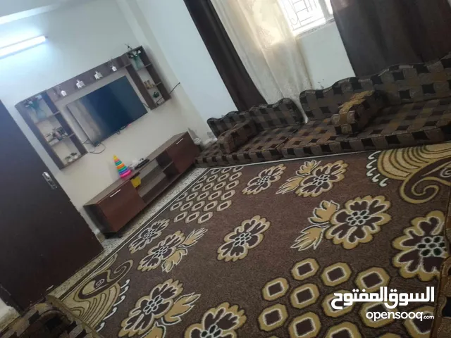 اثاث غرفة جلوس كاملة بحاله جيده جدا