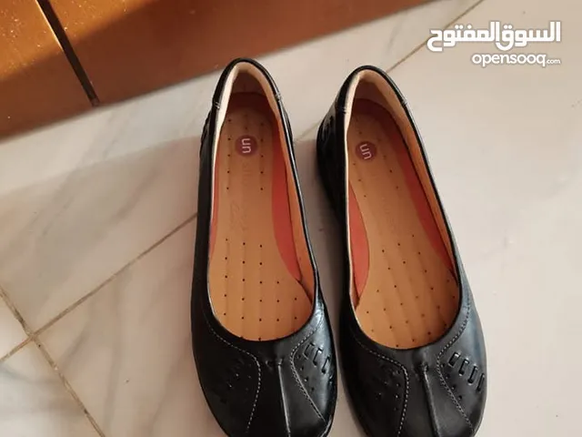 Clarks shoes size 5D