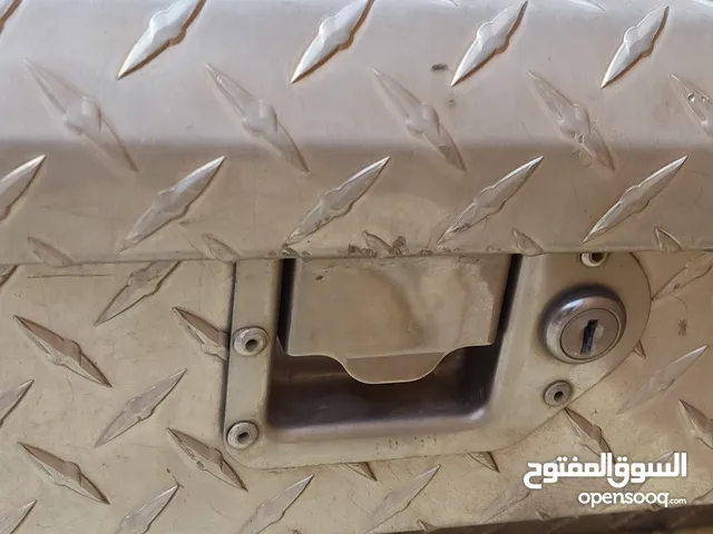 صندوق تندرا شبه جديد بالمفتاح