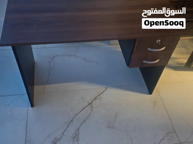 مكتب خشب لاتيه بحاله الجديد
