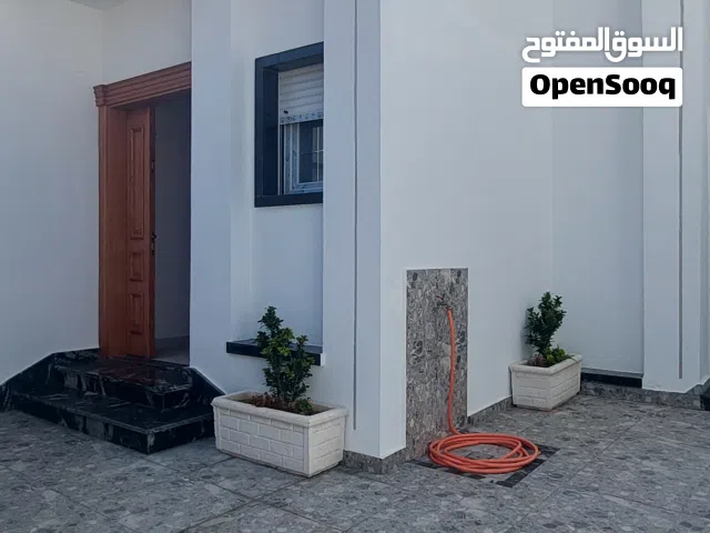 170 m2 4 Bedrooms Villa for Sale in Tripoli Ain Zara