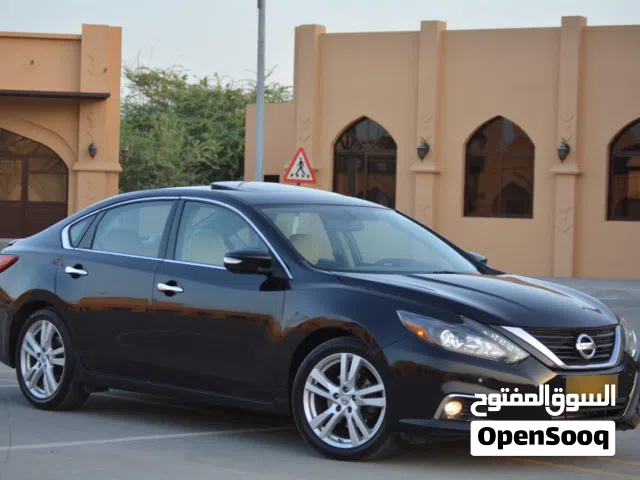 نيسان التيما SL موديل 2017 نظيفة وحادث خفيف