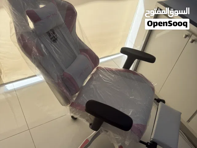 كرسي قيمنج احترافي لون زهري بمواصفات عاليه وبسعر مغري