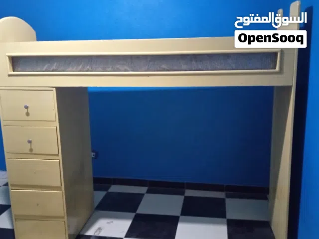 سرير اطفال بدولاب صغير مكون من 5 ادراج