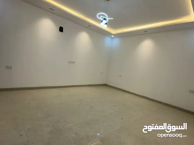 للبيع بيت جديد في مدينة عيسى