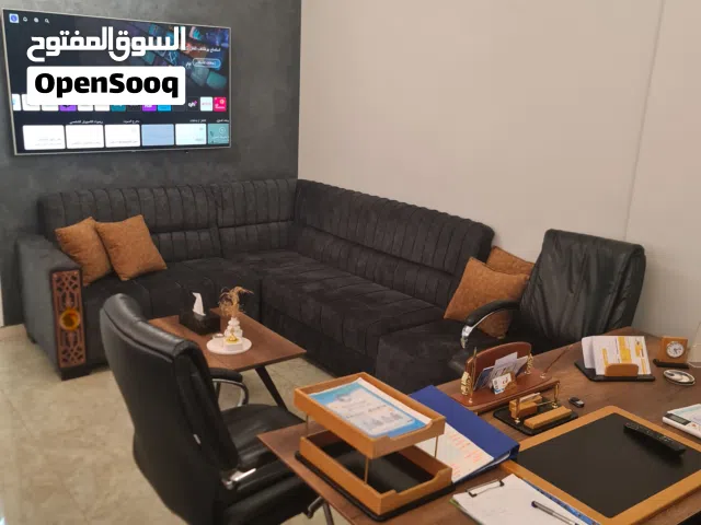 أثاث شركة كامل متكامل للبيع مع أستوديو تصوير