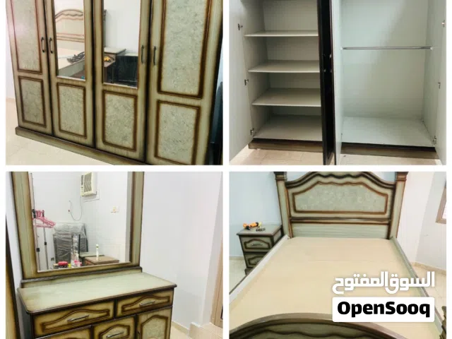 Queen size bed with matress 4 dor Capbord dressing table 2 side table for sale