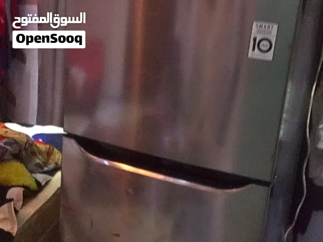 ثلاجه LG ممتازة فقط استخدام سنه بحالتها الطبيعية اليوم فرصه من 120 ريال الي 90 ريال للمغادره .