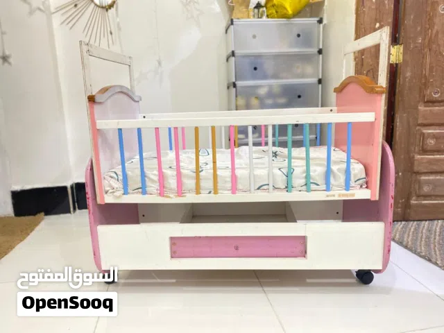 هندول سرير أطفال خشبي متحرك