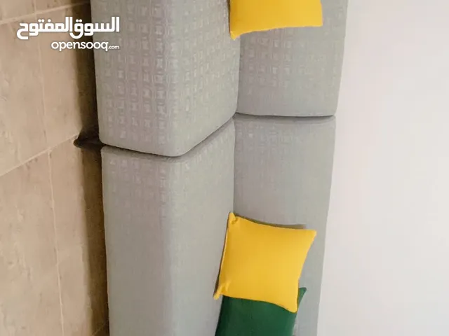طقم كنب خشب زان واسفنج دانلوب 14 مقعد بحاله ممتازة استعمال بسيط جدا