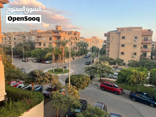 195 m2 3 Bedrooms Apartments for Sale in Giza Sheikh Zayed