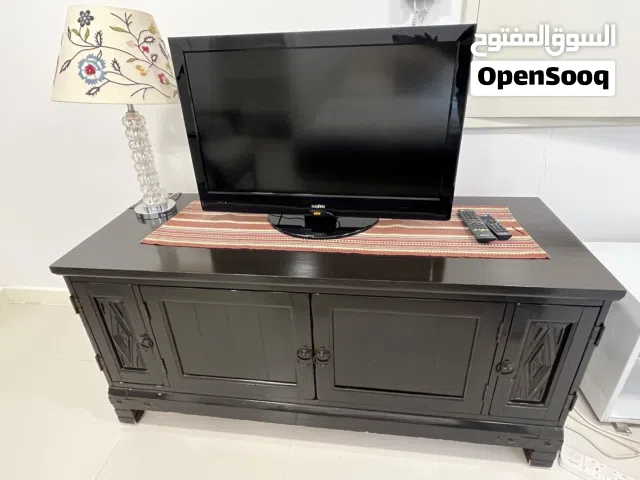 32-in LCD TV