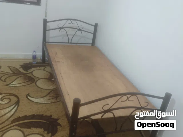 تخت سرير حديدية مفرد بحالة الوكالة 25 دينار!