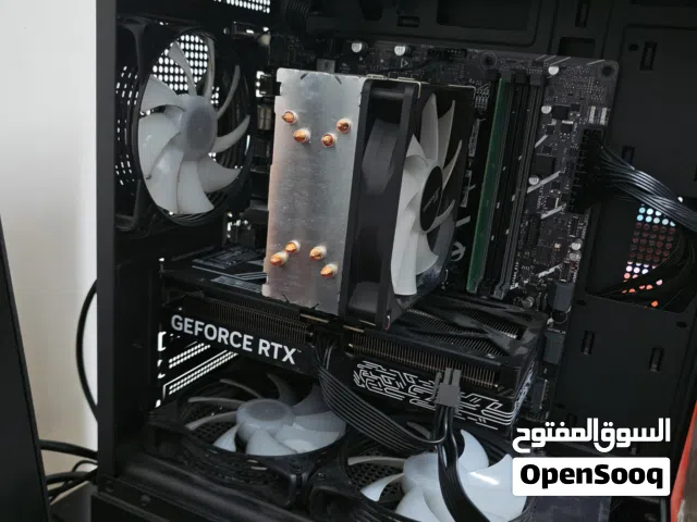 للبيع: تجميعة ألعاب (Gaming PC) مع شاشة