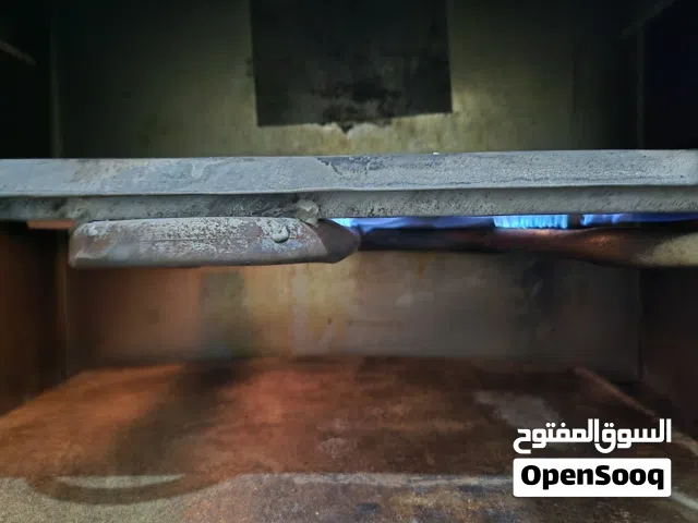 للبيع فرن عربي ،وفرن غاز 4 عيون وجرتين غاز ودفاية ع الغاز