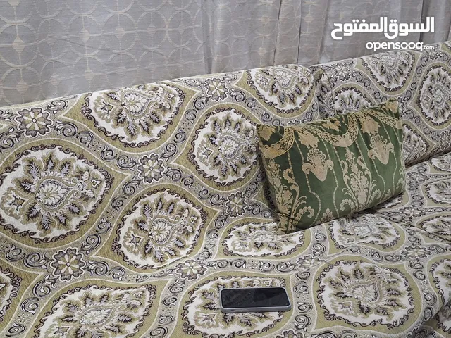 جلسة عائلية بحالة سليمة بسعررررر خيالييييي