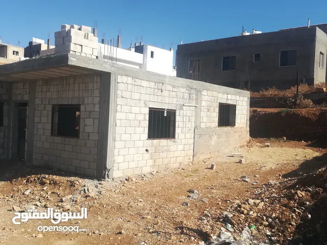 120 m2 5 Bedrooms Townhouse for Sale in Al Karak Manshiyyet Abu Hammour
