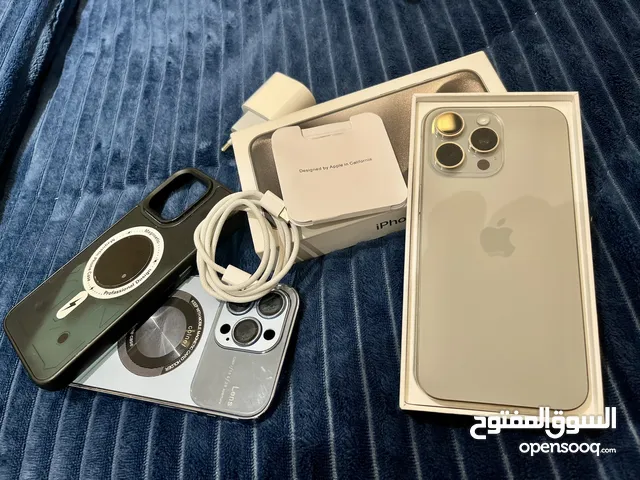 iPhone 15 pro max جهاز كرتونة ولا خدش بطارية 100 سعر حرق مع كامل اغراضه الأصلية وكفرين هدية