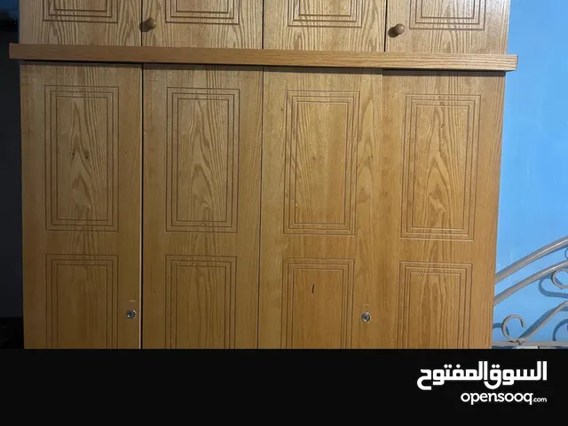 اثاث مستعمل دولاب كبير وسرير فردين مع مرتبة ودولاب صغير