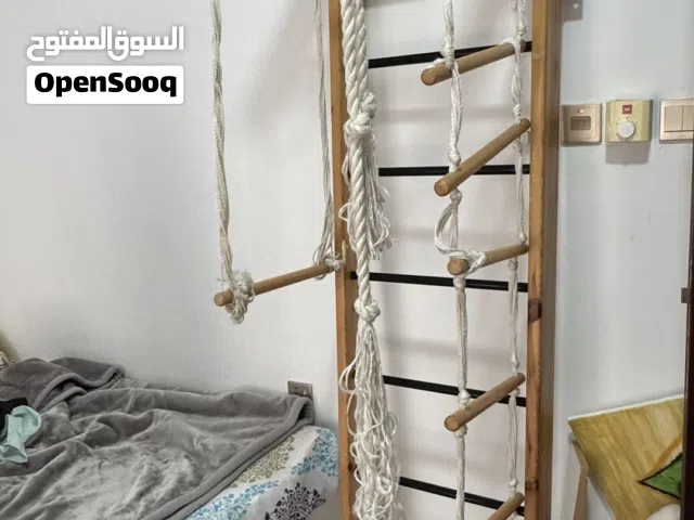 سلم جمباز  يثبت في الحائط