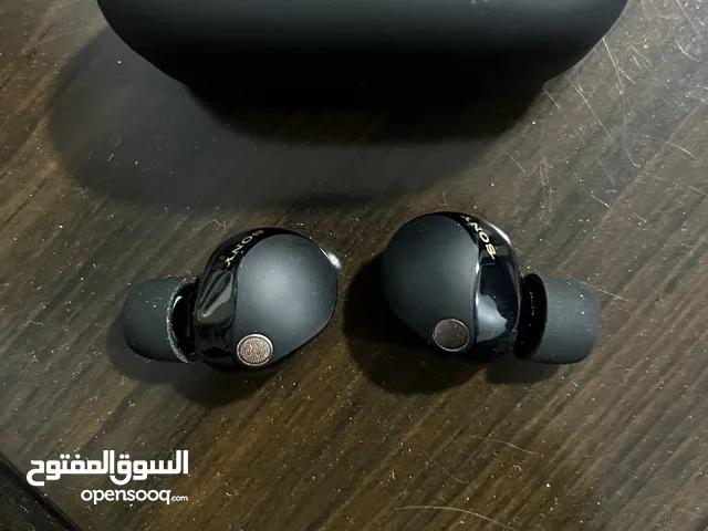 Sony WF-1000XM5 headphones