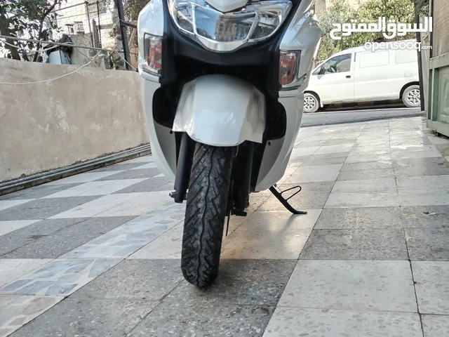 سكوتر سوزوكي بيرغمان 125cc للبيع كاش فقط