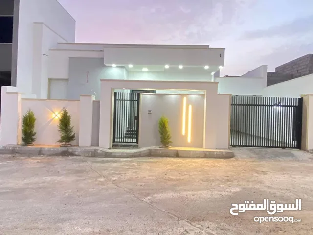 185 m2 3 Bedrooms Townhouse for Sale in Tripoli Janzour