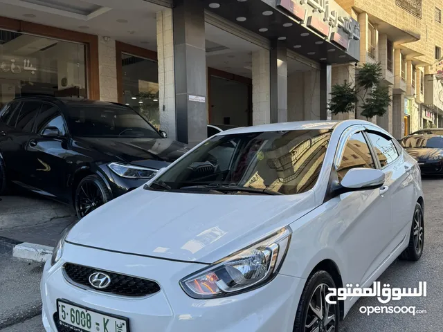 هونداي اكسنت 2018 متور 1400 بنزين لون ابيض فحص ممتاز