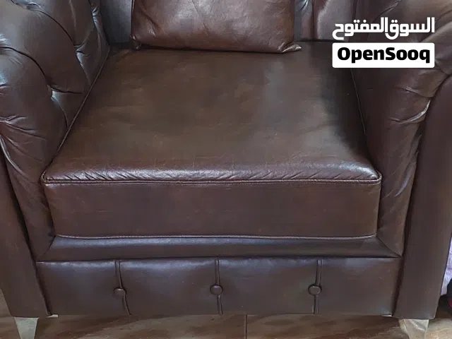 كنبيتين للبيع استعمال شهرين